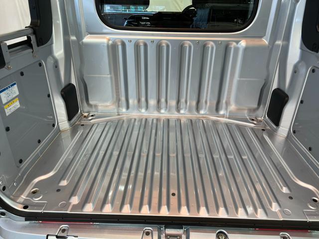Daihatsu Hijet Deck Van 8