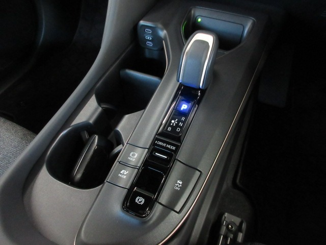 Toyota Crown Crossover 11