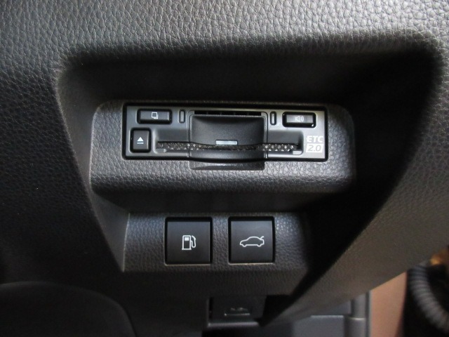 Toyota Crown Crossover 4