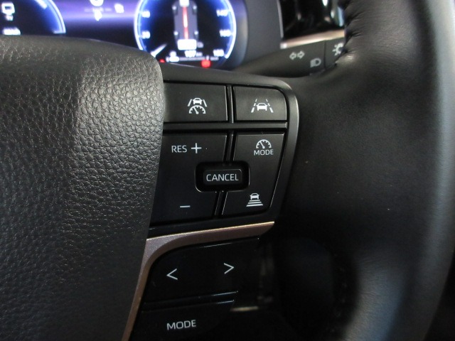 Toyota Crown Crossover 7