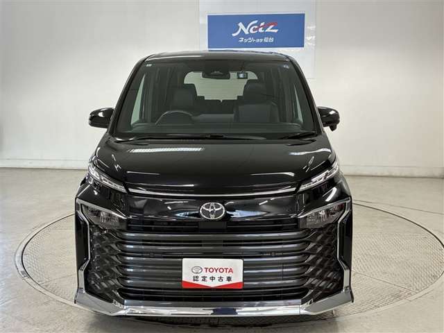 Toyota Voxy 11