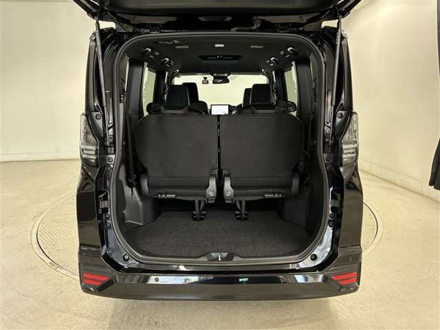 Toyota Voxy 12