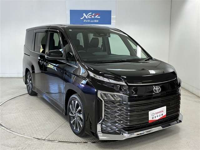 Toyota Voxy 10