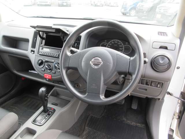 Nissan AD 4