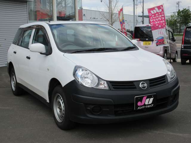 Nissan AD 5