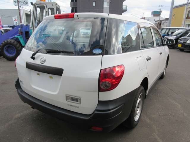 Nissan AD 8