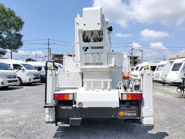 Isuzu Elf 4