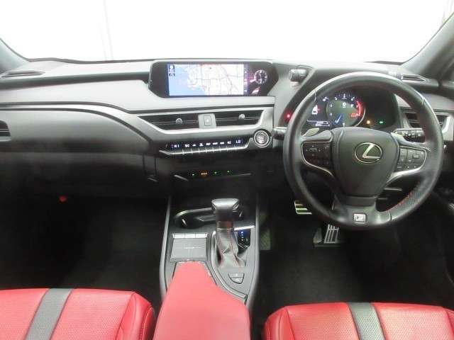 Lexus UX 7