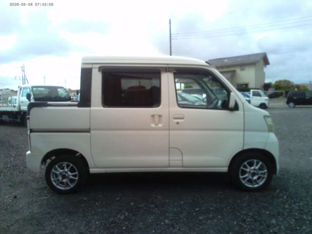 Daihatsu Hijet Deck Van 8