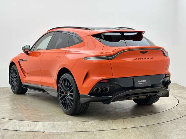 Aston Martin DBX 7