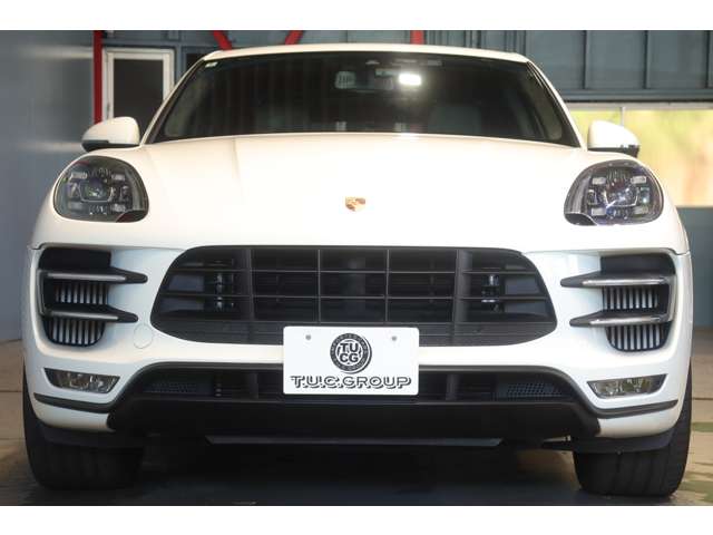 Porsche Macan 8