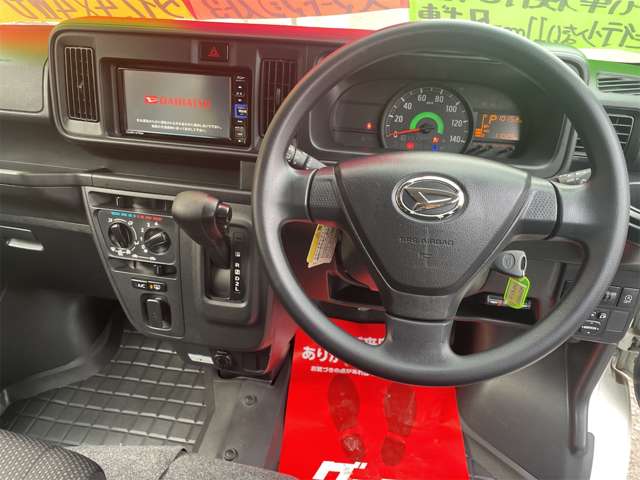 Daihatsu Hijet Cargo 11