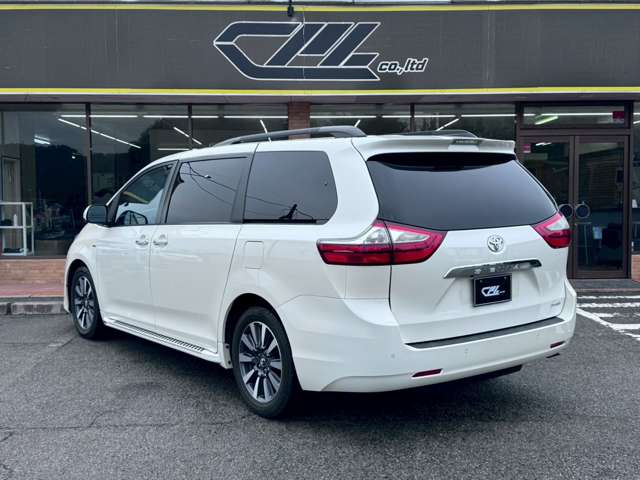 Toyota シエナ 6