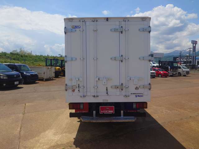 Isuzu Elf 6