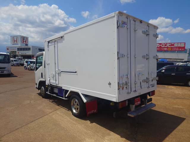 Isuzu Elf 7