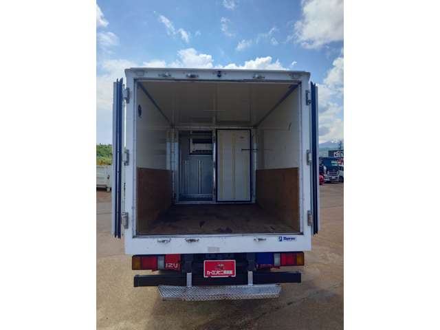 Isuzu Elf 10