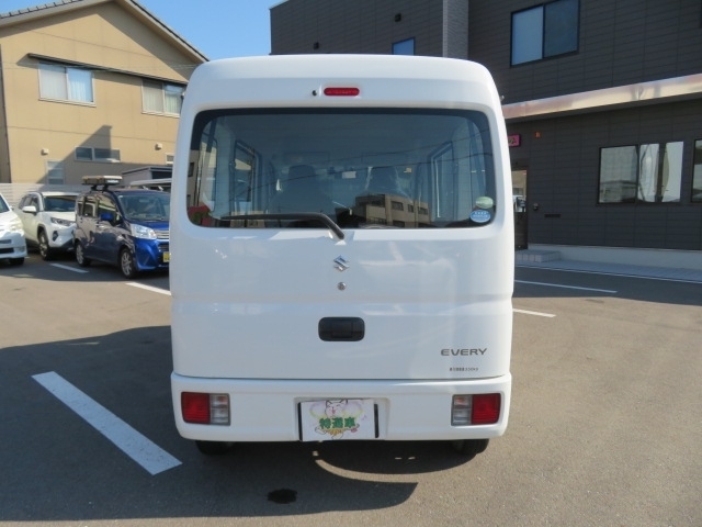 Suzuki Every 8