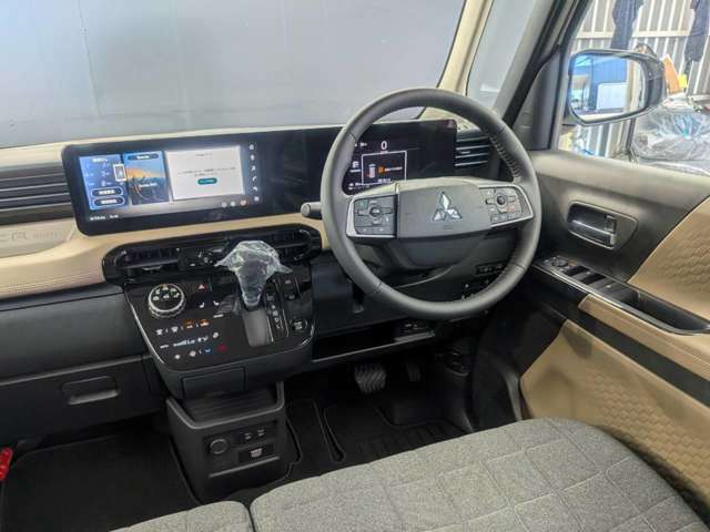 Mitsubishi Delica Mini 6