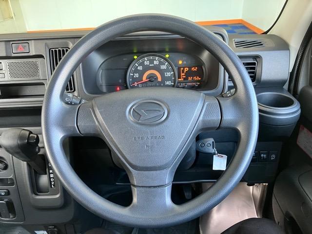Daihatsu Hijet Cargo 8