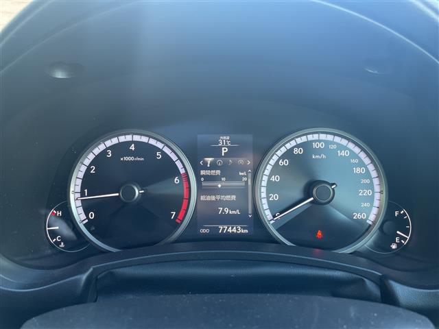 Lexus NX 11