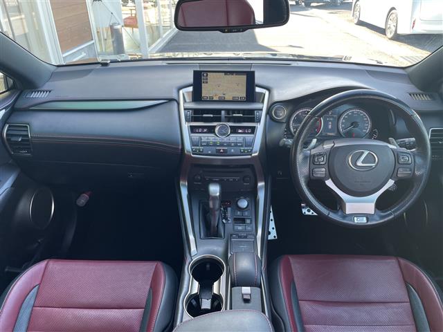 Lexus NX 4