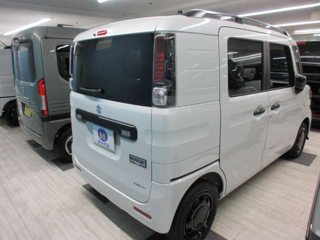 Suzuki Spacia Base 3