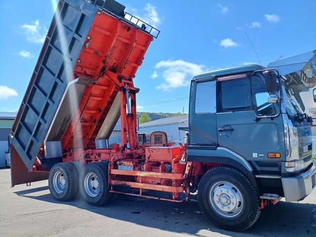 UD Trucks Big Thumb 4