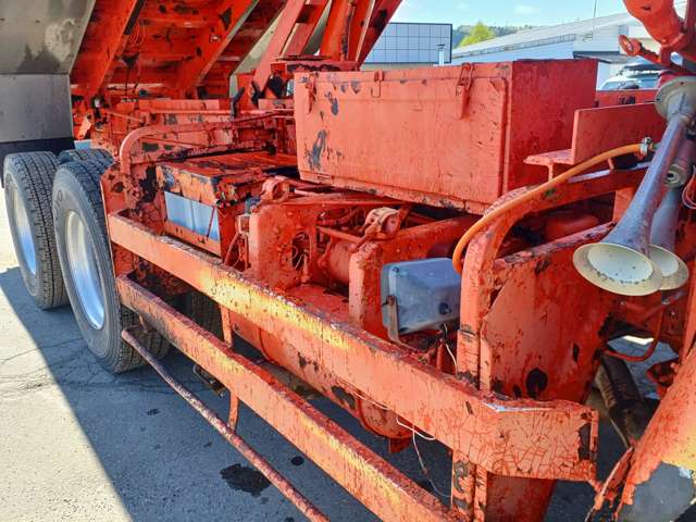 UD Trucks Big Thumb 5