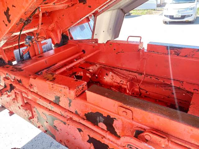 UD Trucks Big Thumb 8