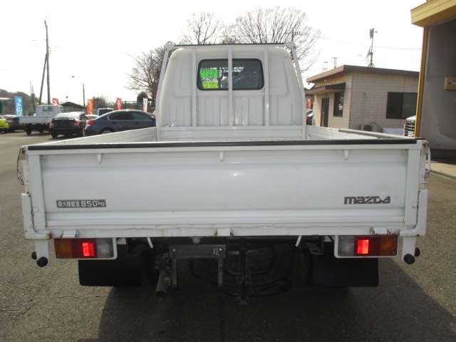 Mazda Bongo Truck 3