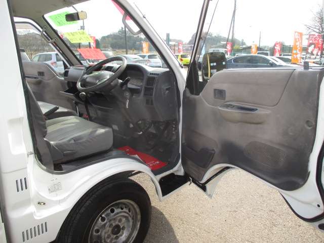 Mazda Bongo Truck 9