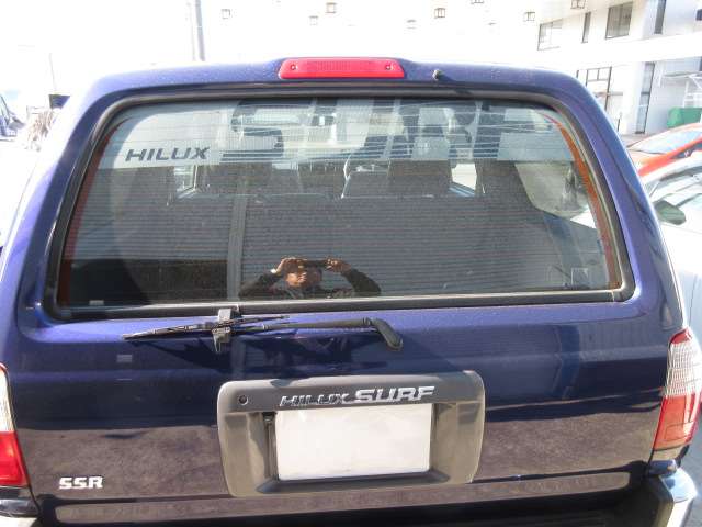 Toyota Hilux Surf 11
