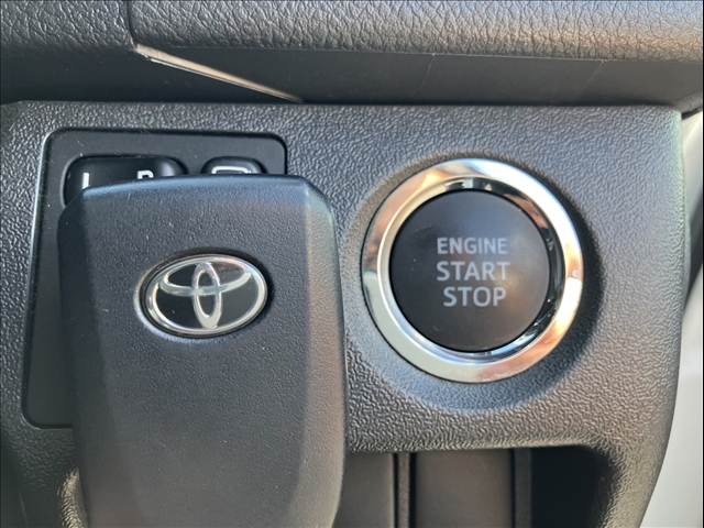 Toyota Hiace Van 4