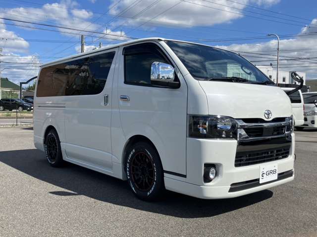 Toyota Hiace Van 9