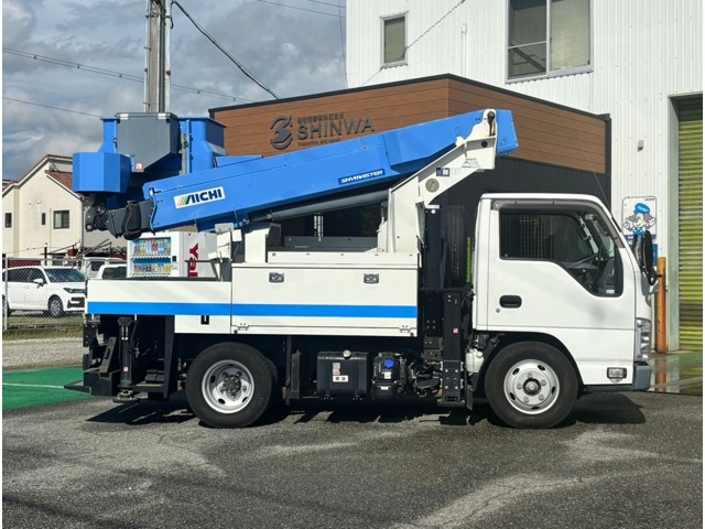 Isuzu Elf 6