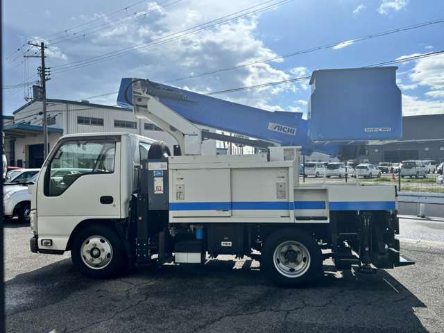 Isuzu Elf 10