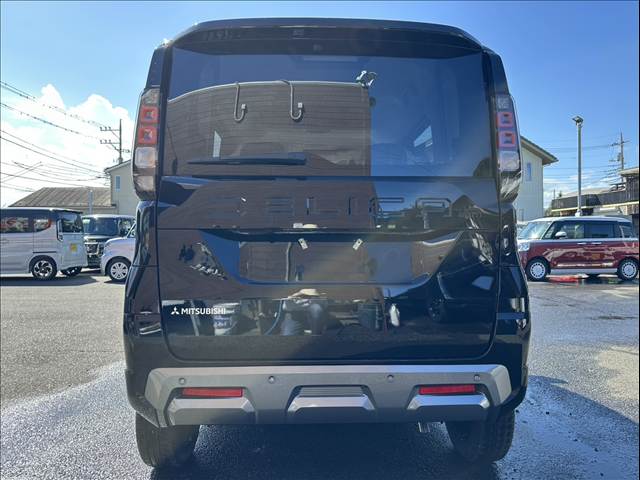 Mitsubishi Delica Mini 12