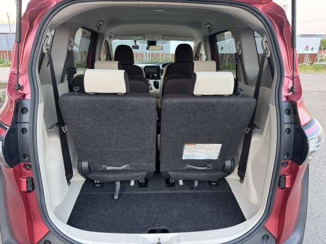 Toyota Sienta 12