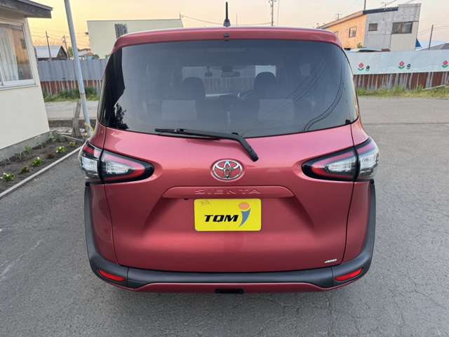 Toyota Sienta 9