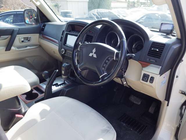 Mitsubishi Pajero 12