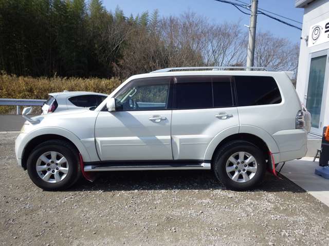 Mitsubishi Pajero 2
