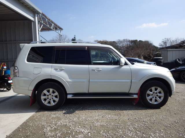 Mitsubishi Pajero 6