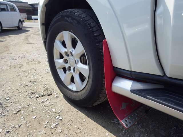Mitsubishi Pajero 9