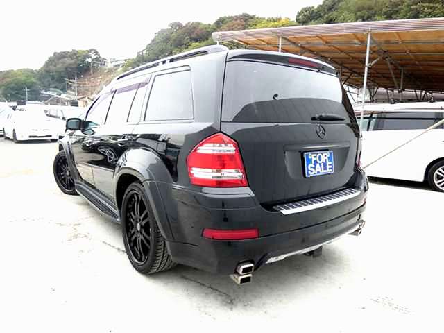Mercedes-Benz GL-Class 2