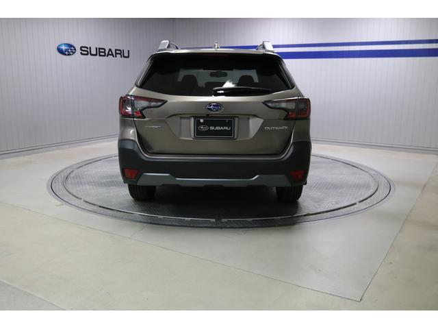 Subaru Legacy Outback 6