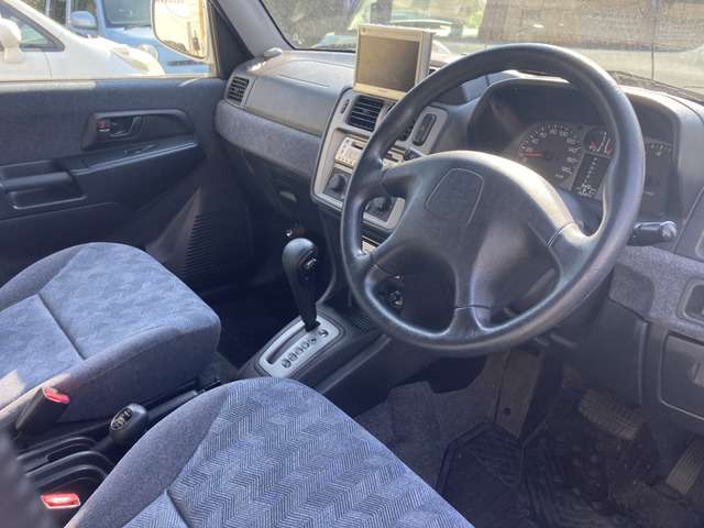 Mitsubishi Pajero iO 6