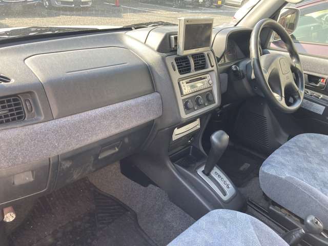 Mitsubishi Pajero iO 7