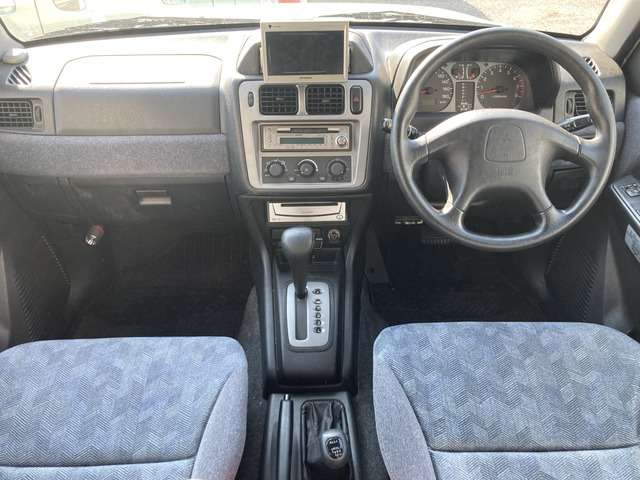 Mitsubishi Pajero iO 8