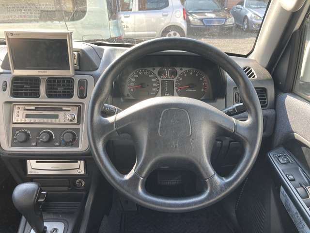 Mitsubishi Pajero iO 9