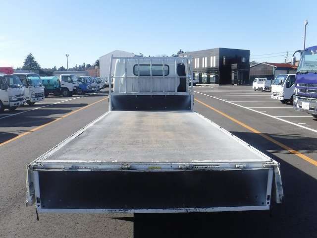 Mitsubishi Fuso Canter 4